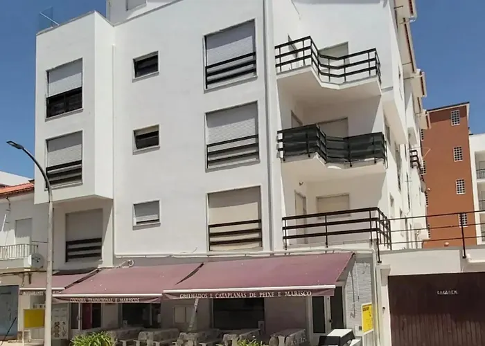 Apartment Comfortable In - 55 M² With Private Parking