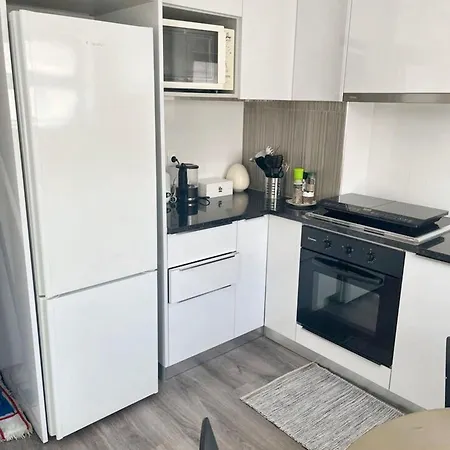 Appartement Comfortable In - 55 M² With Private Parking Nazaré