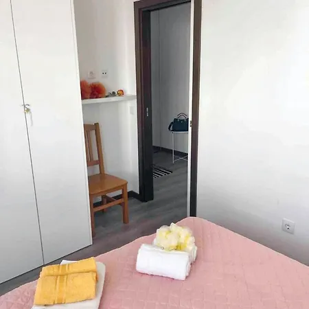 Comfortable In - 55 M² With Private Parking