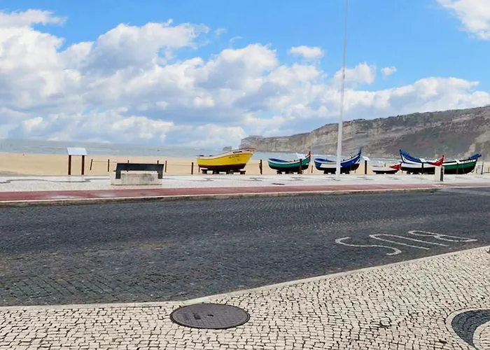 Comfortable In - 55 M² With Private Parking Nazaré